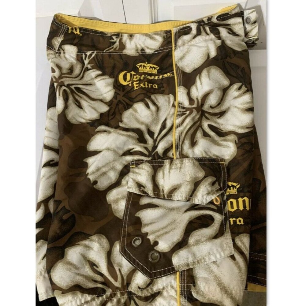Corona Extra Bottle Label Men's Sz 34 Board Shorts‎ pockets Multicolored